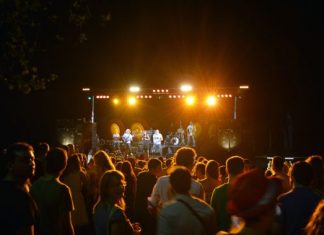 Πυξ – Λάξ και Έλενα Παπαρίζου στο Lake Party 22 -23 Αυγούστου