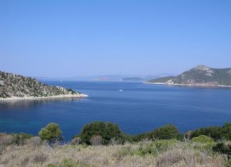 Στο “σφυρί” νησίδες στις Εχινάδες και τον Αμβρακικό