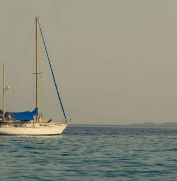 Μια από τις ομορφότερες παραλίες της Αιτωλοακαρνανίας, το Βαθυαβάλι