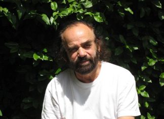 «Κάτω απ’ το εικόνισμα των άστρων (Μάσκες του Τίποτε)» : η νέα ποιητική συλλογή του Γιάννη Υφαντή