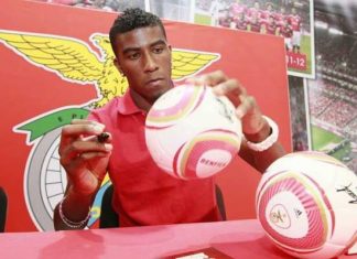 Στο Emileon o Κάρλος Άσκες