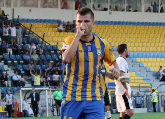 Ο θείος από το… Αγρίνιο!