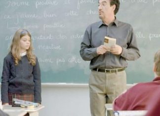 “O Εξαιρετικός Κύριος Λαζάρ” στον Ελληνίς