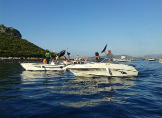 Έντονη διαμαρτυρία των κατοίκων Καλάμου και Καστού για τα ιχθυοτροφεία