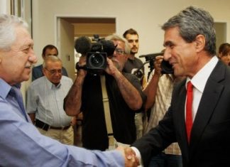 Κουβέλης – Λοβέρδος μας σώζουν με τον τρίτο πόλο… Υπάρχει όμως άλλος κ@λ@s για σώσιμο;