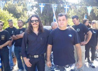 Ο δολοφόνος του Π. Φύσσα στην αγκαλιά του Μπαρμπαρούση