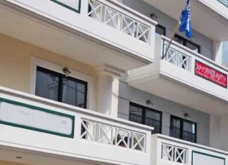 Έξι προσαγωγές για τις μολότοφ στα γραφεία της Χρυσής Aυγής στο Μεσολόγγι