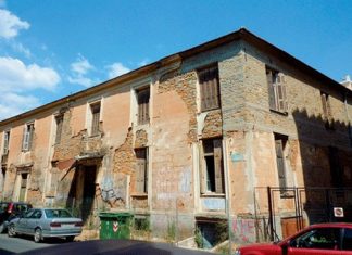 Καπναποθήκες Ηλιού : Περιμένοντας ένα προδιαγεγραμμένο μέλλον