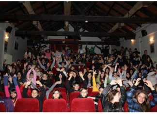 Οι Μαθητές του Μεσολογγίου τραγουδούν για την Ειρήνη