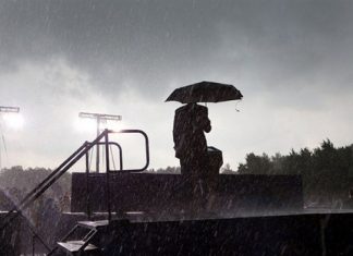 Κάτω από την ίδια ομπρέλα