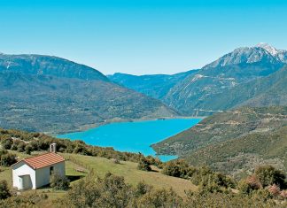 Ακόμη πληρώνουμε τον Εύηνο