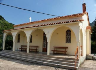 Τίμιο Ξύλο από τον Πανάγιο Τάφο στην Ι.Μ. Κατερινούς