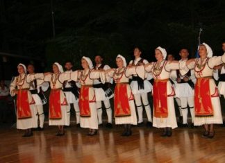 Τελετή λήξης μαθημάτων χορού από τους «Μερακλήδες»