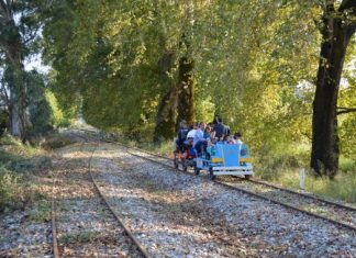 Ποδηλατοδρεζίνες και σιδηροδρομικά οχήματα στο Αγγελόκαστρο