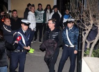 Όταν για ένα πλημμέλημα φοράς χειροπέδες στον ηρωικό Μισέλ και τον δίνεις βορά στο κοινό για να ξεχάσει τα κομμένα ρεύματα της διεφθαρμένης ΔΕΗ, κάτι σάπιο υπάρχει εδώ