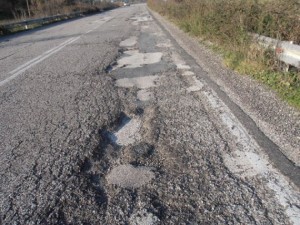 δρόμος λακκούβες (2)