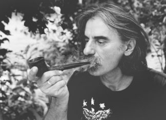 Ο εικονοκαλλιεργητής του καπνού Πάνος Χαραλάμπους