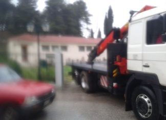 Κάτοικοι στο Θύρρειο εμπόδισαν τη μεταφορά αρχαιοτήτων από το Mουσείο