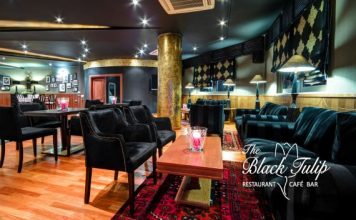 Μικαέλλα Παπαχρυσάνθου και Κώστας Πλακίδας @ The Black Tulip