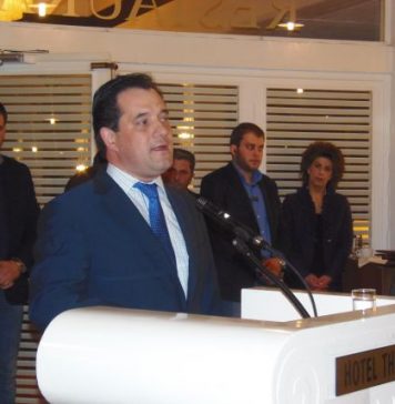 “Μειώθηκαν οι αυτοκτονίες μαμά, τώρα μόνο Σαμαρά”