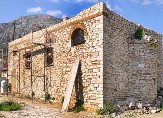 Υπό κατάρρευση η εκκλησία του Αγίου Ανδρέα στον Αστακό