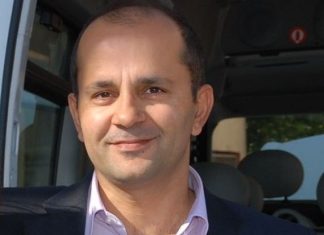 Επιτέλους και ένας λέει ότι δυο θητείες είναι αρκετές και πάει σπίτι του