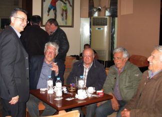 Συλλέγει τα προβλήματα σε Λεσίνι και Κατοχή ο Ν. Μουρκούσης