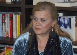 Ελένη Πριοβόλου : Οι λέξεις είναι το οχυρό μου