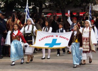 Το φωτορεπορτάζ από την παρέλαση της 25ης Μαρτίου στο Αγρίνιο