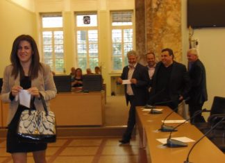 Aποχώρησε η αντιπολίτευση από το δημοτικό συμβούλιο καταγγέλοντας προεκλογικές φιέστες