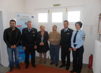 Τρόφιμα από το προσωπικό της Ελληνικής Αστυνομίας στο “Παναγία Ελεούσα”