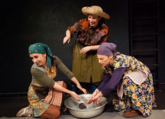 Μπορεί να μην κάναμε Μουσείο Καπνού, κάναμε παράσταση!