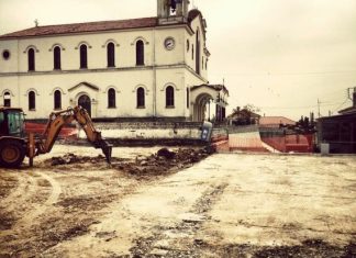Πλατεία Φυτειών: Ολημερίς τη χτίζανε… το βράδυ γκρεμιζόταν…