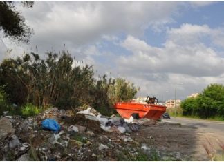 Κριτική Αντωνόπουλου για τα σκουπίδια