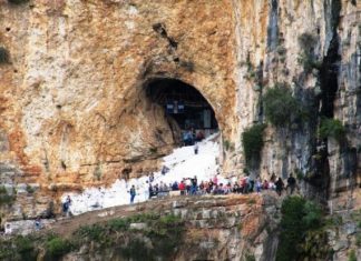 Πάνω από 500 πιστοί στον Άγιο Νικόλαο τον Κρεμαστό