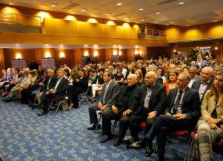 Στους ετεροδημότες μίλησε η Ντίνα Σαμαρά