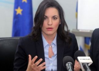 Η Όλγα Κεφαλογιάννη στην 4η Έκθεση Τοπικών Προϊόντων στο Μεσολόγγι (;)