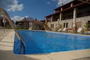 OMALIA Village πισίνα