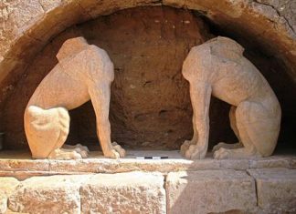 Η αρχαιότητα μέσα από τρεις πύλες