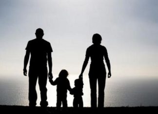 Τα ναρκωτικά και η πορνεία ή η ανατροφή των παιδιών στο ΑΕΠ;