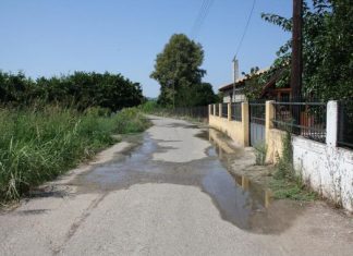 15 ημέρες… σπασμένος αγωγός ύδρευσης στα Καλύβια