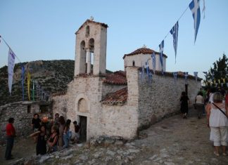 Στην Παναγιά Φανερωμένη στο Χιλιομόδι Κορινθίας