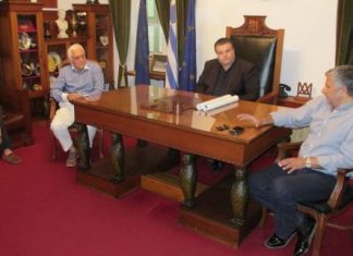 «Προσκυνητές» στο Μεσολόγγι ένας δήμαρχος και ένας εφοπλιστής