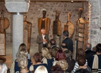 Εγκαινιάστηκε η έκθεσης γλυπτών του Θ. Παπαγιάννη στη Ναύπακτο