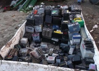 Έκλεβαν μπαταρίες από αυτοκίνητα και προσπάθησαν να τις πουλήσουν σε μάντρα στο Αγρίνιο