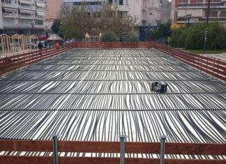 Αλλάζει όψη η πλατεία Δημάδη – Ετοιμάζεται το παγοδρόμιο