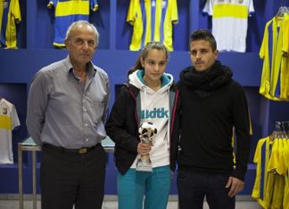 Η απονομή στον Μαρτίνες – “Σεβόμαστε αλλά δεν φοβόμαστε τον Παναθηναϊκό”