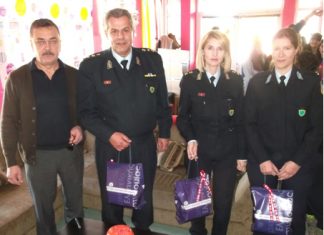 Ενίσχυσαν οι αστυνομικοί το Κοινωνικό Παντοπωλείο του Αγρινίου και το «Χαμόγελο του παιδιού»