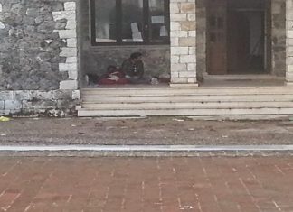 Η “ομερτά” των Οινιαδών πρέπει να σπάσει : Μετανάστες – σκλάβοι και φέτος στα χωράφια