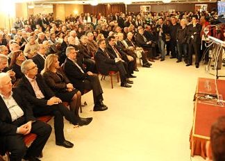 Όχι ποτήρια κολωνάτα στο Θάνο